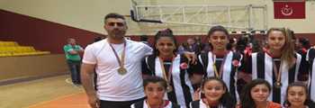 Sultangazi Mevlana Ortaokulu Türkiye Şampiyonu Oldu