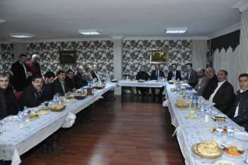 AK Parti’de Mahalle Başkanlarıyla Toplantı