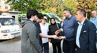  Av. Ali Acar ve İsmail Akkaya, Kalp Krizi Sonucu Hayatını Kaybeden Okul Müdürü Yılmaz Bükeçik’i Son Yolculuğuna Uğurladı