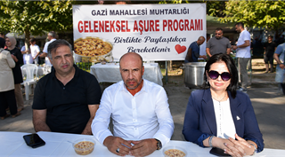 Huriye Çoban, Gazi Mahallesi Muhtarlığı'nın Aşure Programında Vatandaşlarla Buluştu