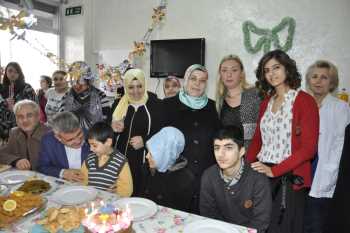  Özel Sultangazi Rehabilitasyon Merkezinde Doğum Günü Sürprizi