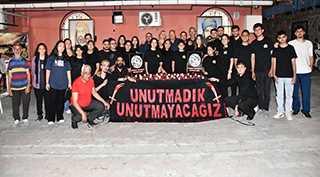  Pınar Aydınlar ve Demirkan Demir’den Muharrem Ayında Anlamlı Lokma: Habipler Cemevi’nde Yürekleri Dağlayan Cem
