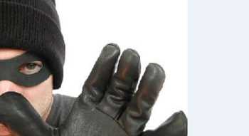 Sultangazi'de Maskeli ve Silahlı Market Soygunu