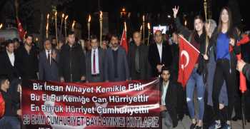 Sultangazi’de MHP’den Fener Alayı Yürüyüşü