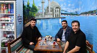 Sultangazi’nin İki Güzel İnsanı İbrahim Harikases’i Ziyaret Etti