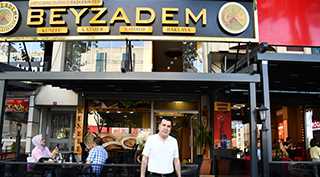 Sultangazi’nin Tatlı Adresi: Beyzadem Künefe Salonu