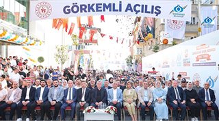 Yunus Emre Gençlik ve Spor Merkezi’ne Görkemli Açılış