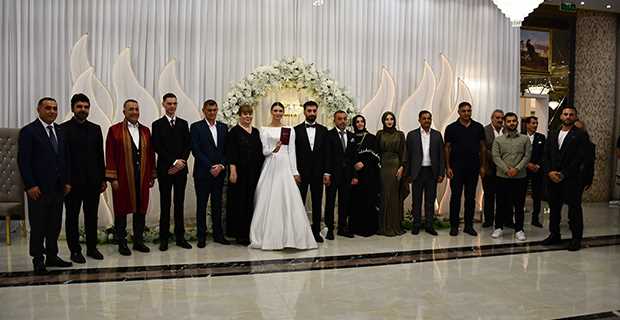 Av. Ali Acar, Khafizov ve Polat Çiftinin Nikâh Şahitliğini Yaptı