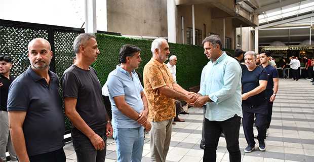 Av. Ali Acar Kirvesi Aziz Kaçmazer’i Gözyaşlarıyla Uğurladı