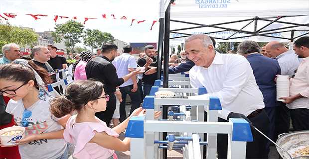 Başkan Dursun'dan Sultangazililere Aşure İkramı 