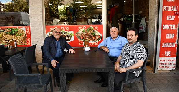 Dostları, Türk Halk Müziğinin Efsane İsmi İbrahim Ocak’ı Ziyaret Etti