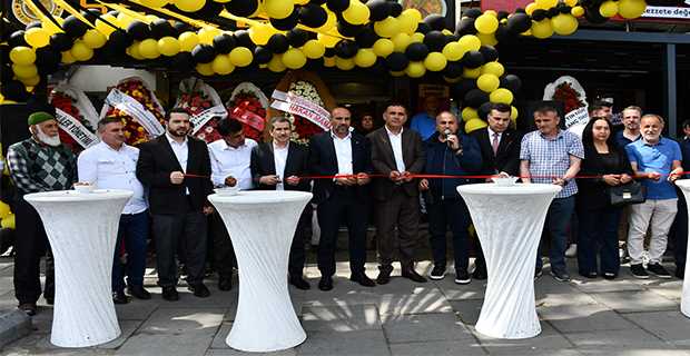 Ramazan Yıldırım, Beyzadem Künefe Açılışında Sultangazi Halkıyla Buluştu