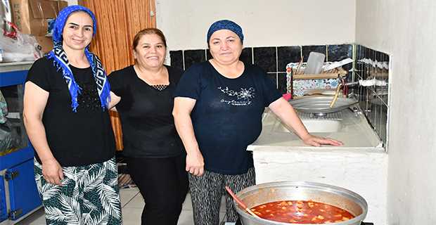  Şah Hatayı Kadın Kollarından Muharrem Ayına Layık Lokmalar: Sakine Güner ve Yol Arkadaşlarının Hüneri Takdir Topladı