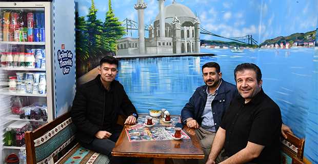  Sultangazi’nin İki Güzel İnsanı İbrahim Harikases’i Ziyaret Etti