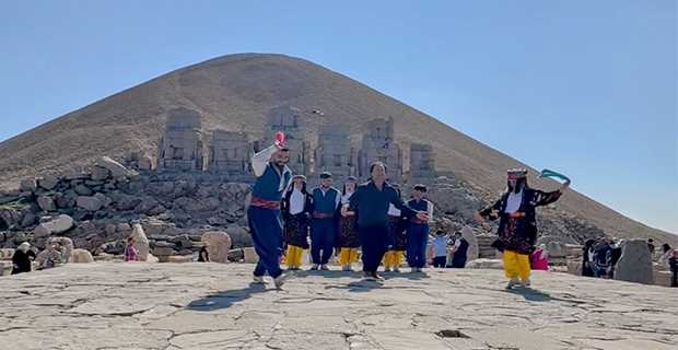 Türk Halk Müziği’nin Zirvedeki İsmi İbrahim Ocak’tan Cendere ve Nemrut’ta Efsane Klipler!