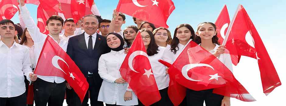19 Mayıs Atatürk’ü Anma, Gençlik ve Spor Bayr…