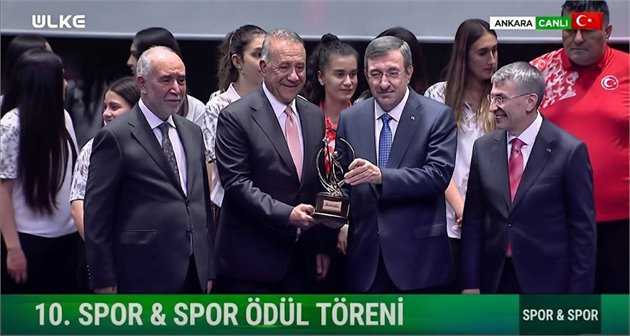  Av. Abdurrahman Dursun’a Büyük Ödül