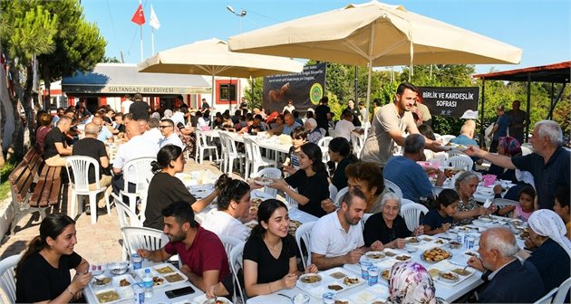 Habipler Cemevi’nde Muharrem Lokmaları Pay Edildi: Yüzlerce Can Birlik ve Kardeşlik Sofrasında Buluştu