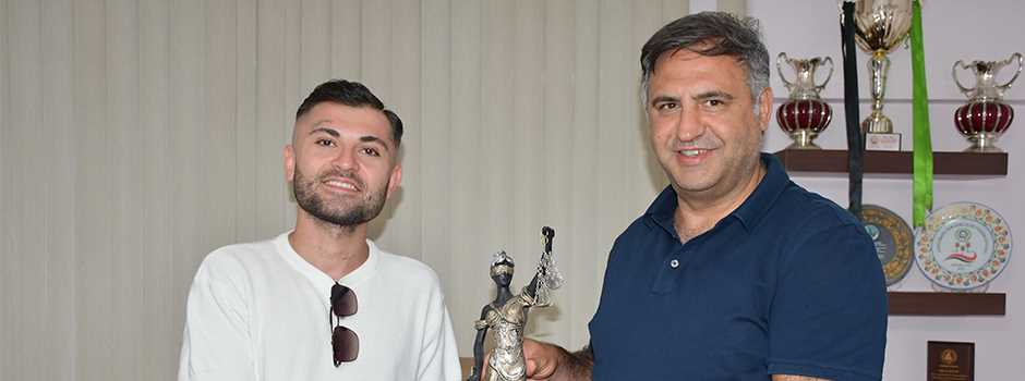 Kadir Gündoğdu’dan Av. Ali Acar’a Anlamlı Hed…