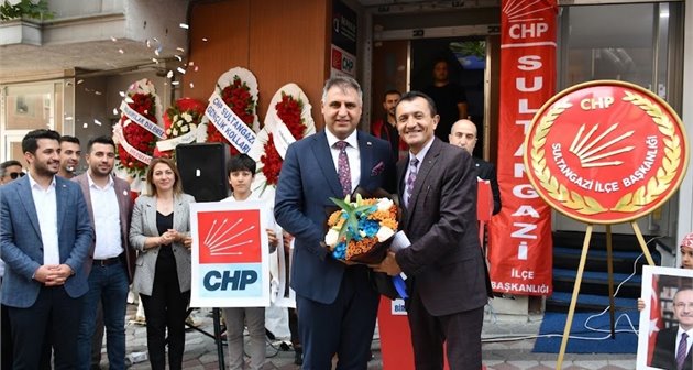 Miting Gibi Devir Teslim Töreni: Sultangazi’de Ali Acar Coşkusu